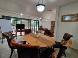 חדר ישיבות קטן - סידור לסדנא